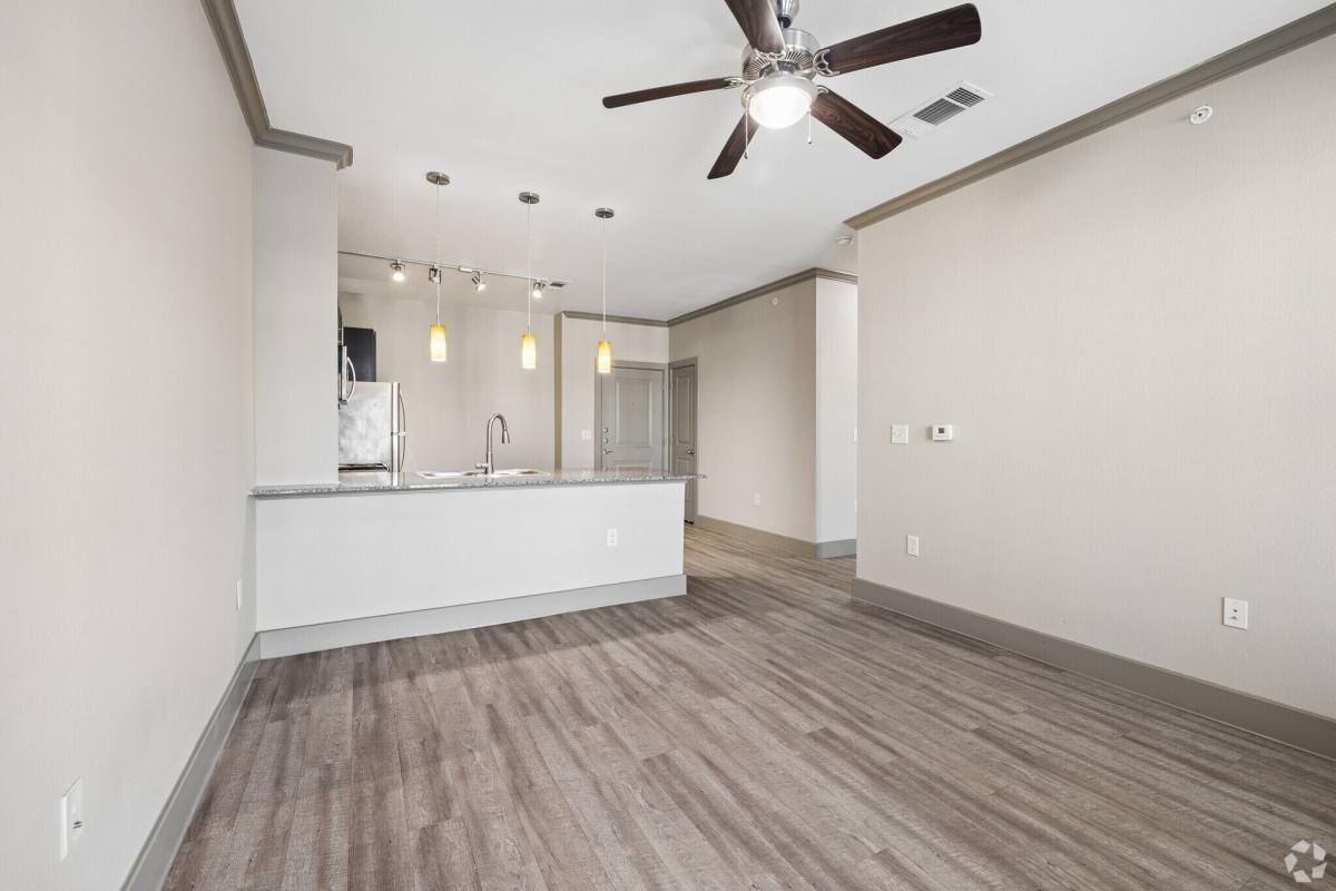 6520 Jamail Dr #OW1, Houston, TX 77023 - Apartment for Rent - Image 2