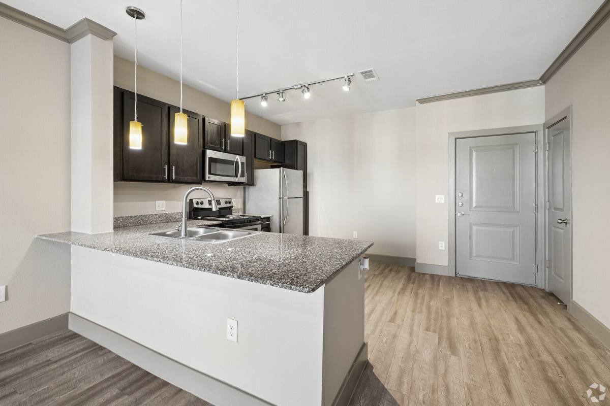 6520 Jamail Dr #OW1, Houston, TX 77023 - Apartment for Rent - Image 1