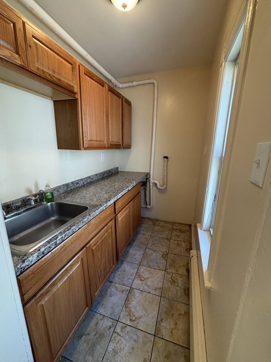 4 Chrome St #2, Worcester, MA 01604 - Apartment for Rent - Image 9