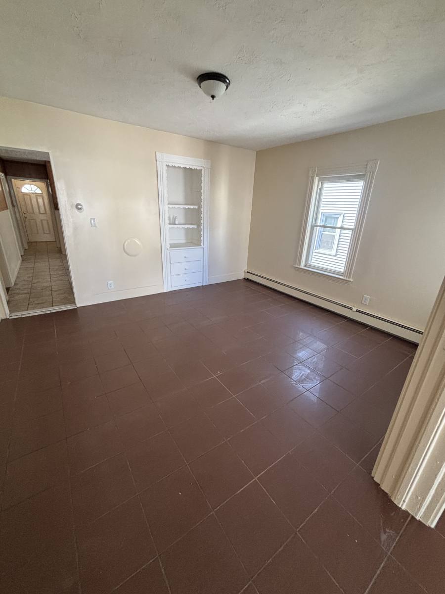 4 Chrome St #2, Worcester, MA 01604 - Apartment for Rent - Image 2
