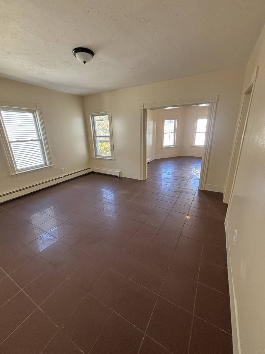 4 Chrome St #2, Worcester, MA 01604 - Apartment for Rent - Image 4