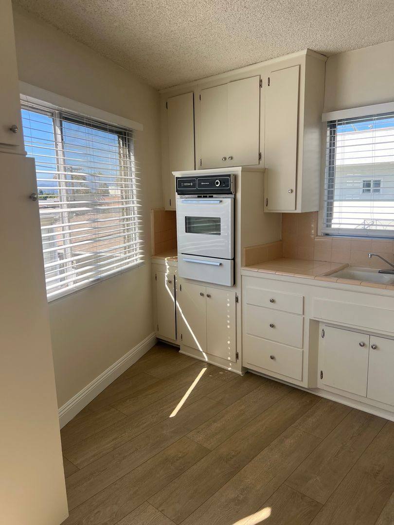 3779 Lockland Dr #7A, Los Angeles, CA 90008 - Apartment for Rent - Image 2