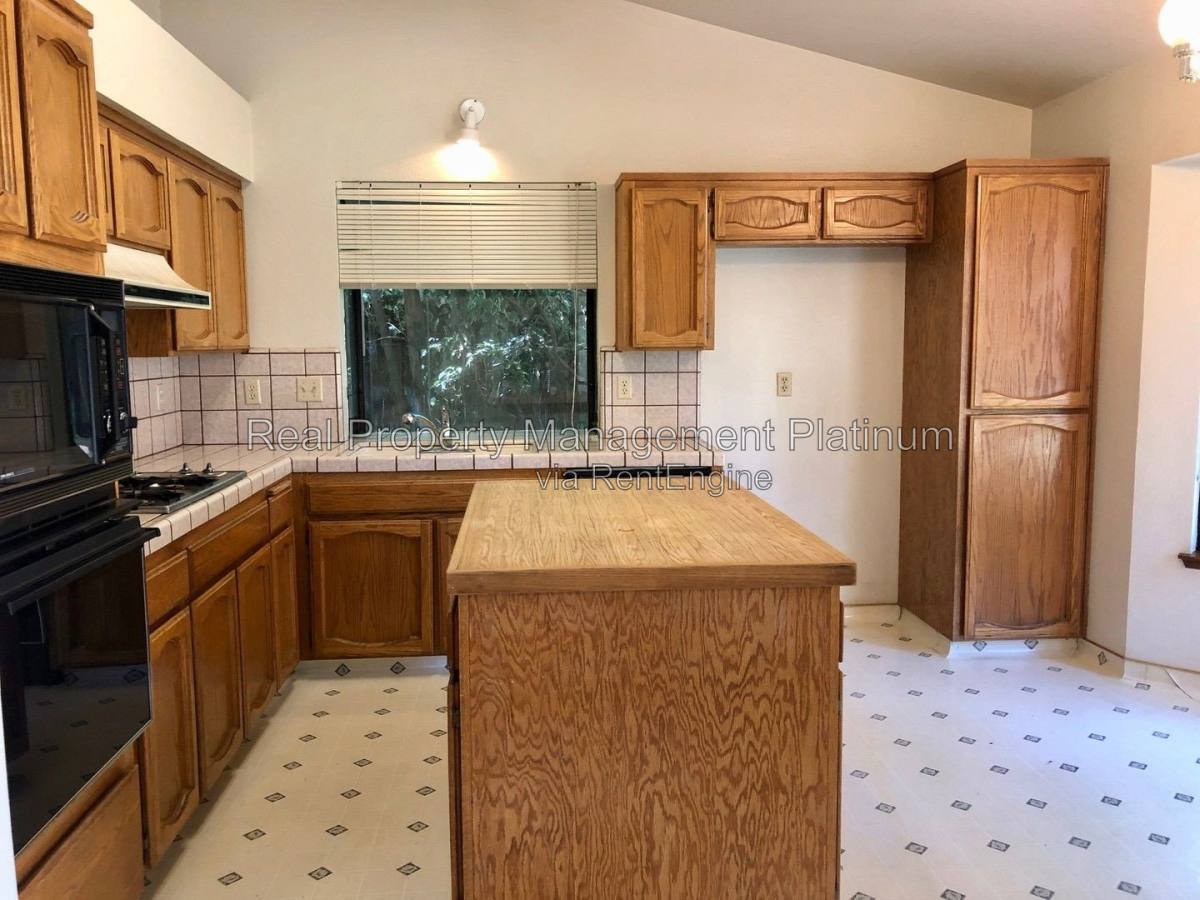 6425 N Arthur Ave, Fresno, CA 93711 - House for Rent - Image 12