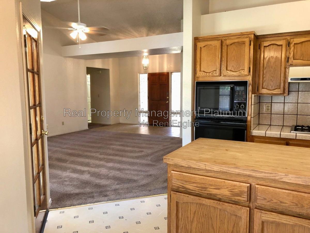 6425 N Arthur Ave, Fresno, CA 93711 - House for Rent - Image 4
