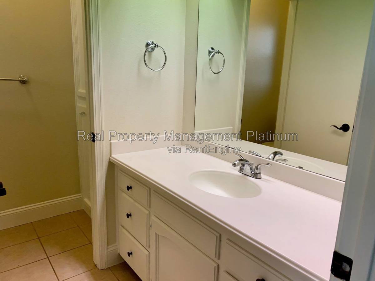 8153 N Cedar Ave #114, Fresno, CA 93720 - Condo for Rent - Image 12