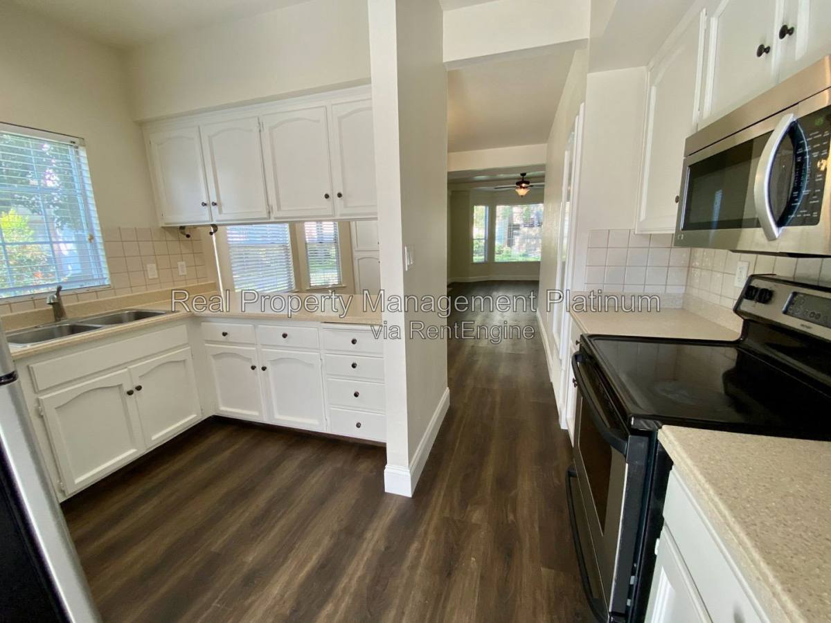 8153 N Cedar Ave #114, Fresno, CA 93720 - Condo for Rent - Image 4