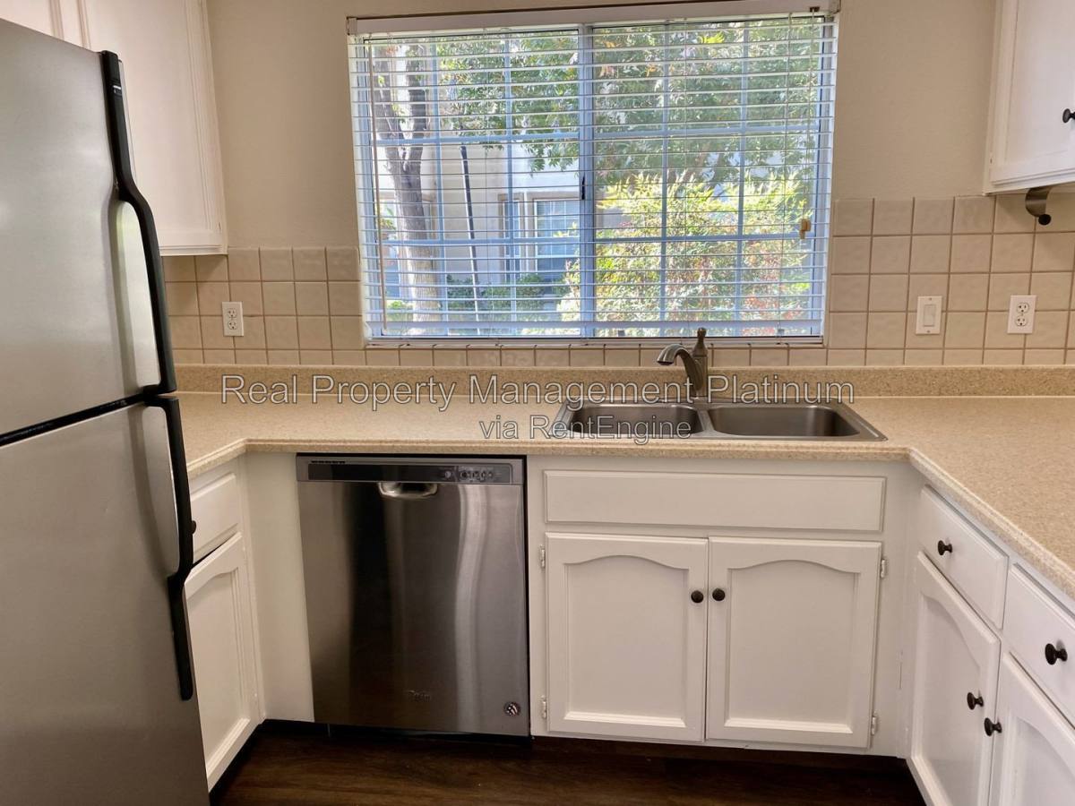 8153 N Cedar Ave #114, Fresno, CA 93720 - Condo for Rent - Image 5