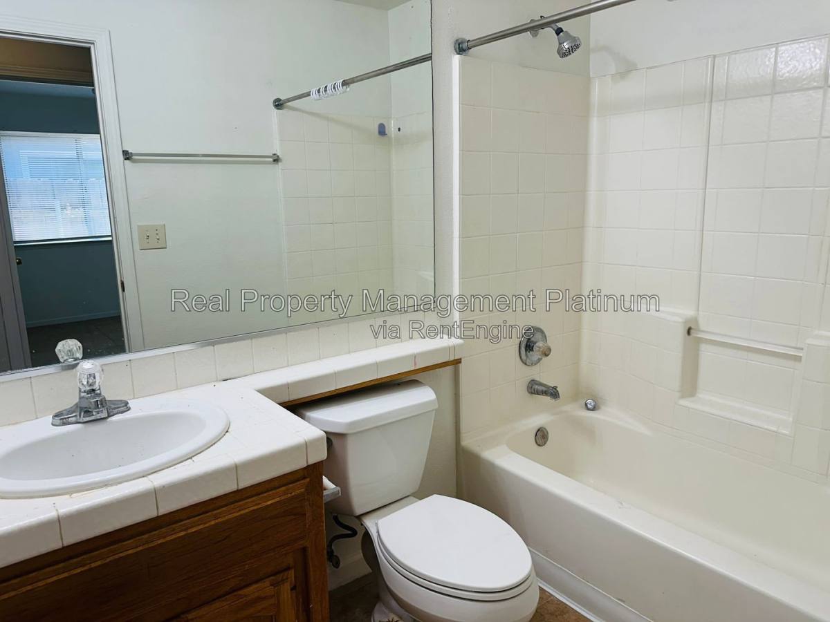 4274 W Weldon Ave, Fresno, CA 93722 - House for Rent - Image 7
