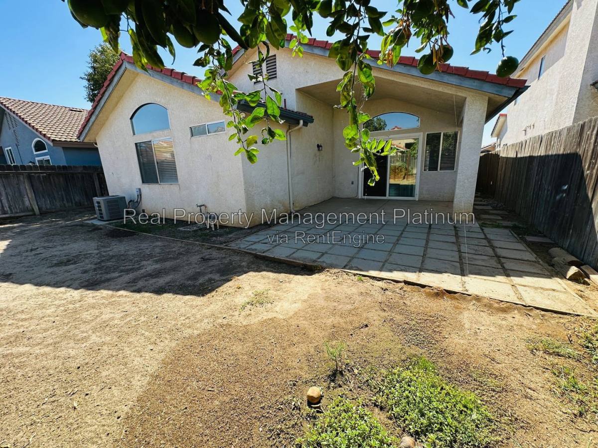 4274 W Weldon Ave, Fresno, CA 93722 - House for Rent - Image 16