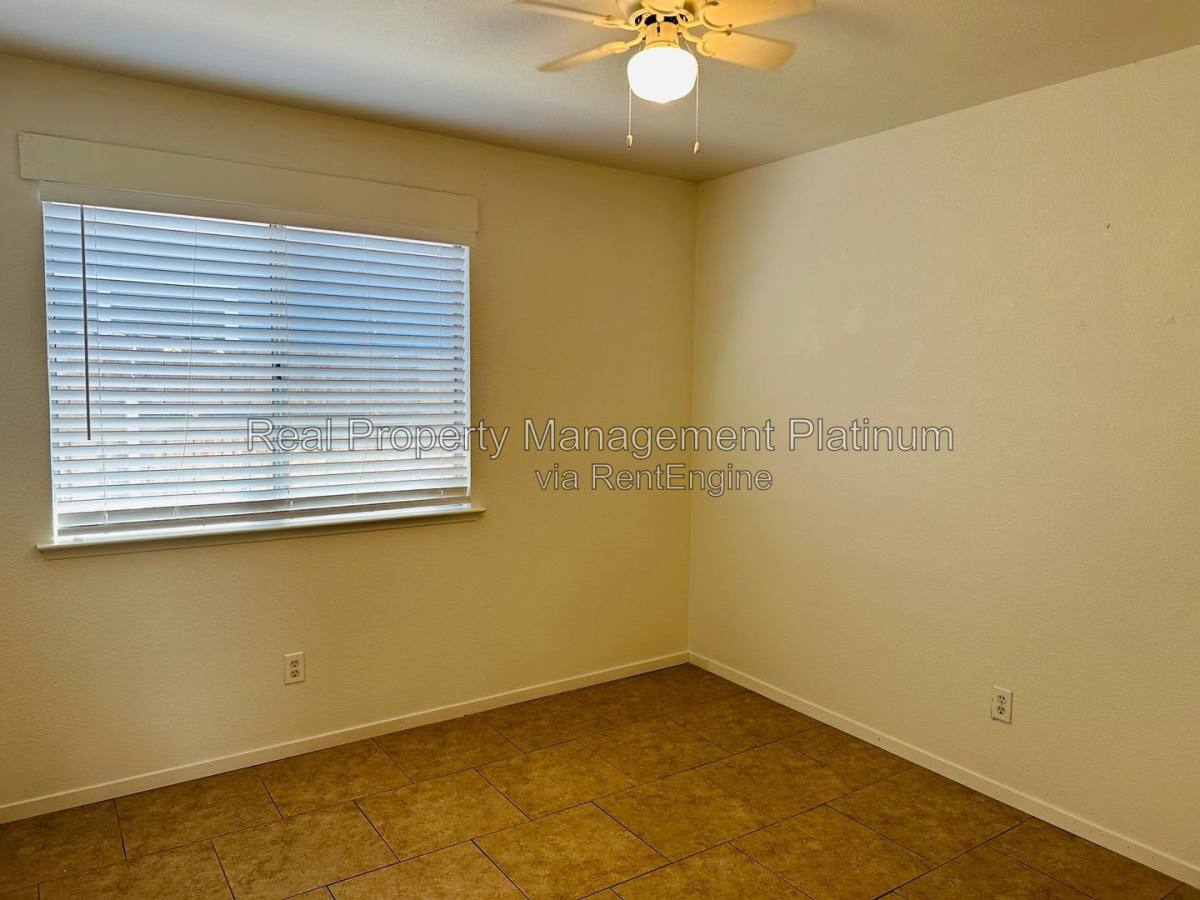 4274 W Weldon Ave, Fresno, CA 93722 - House for Rent - Image 13