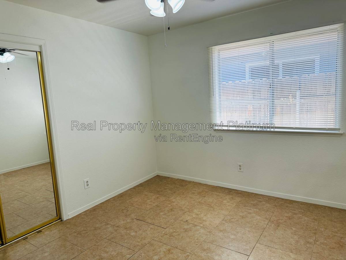 4274 W Weldon Ave, Fresno, CA 93722 - House for Rent - Image 6