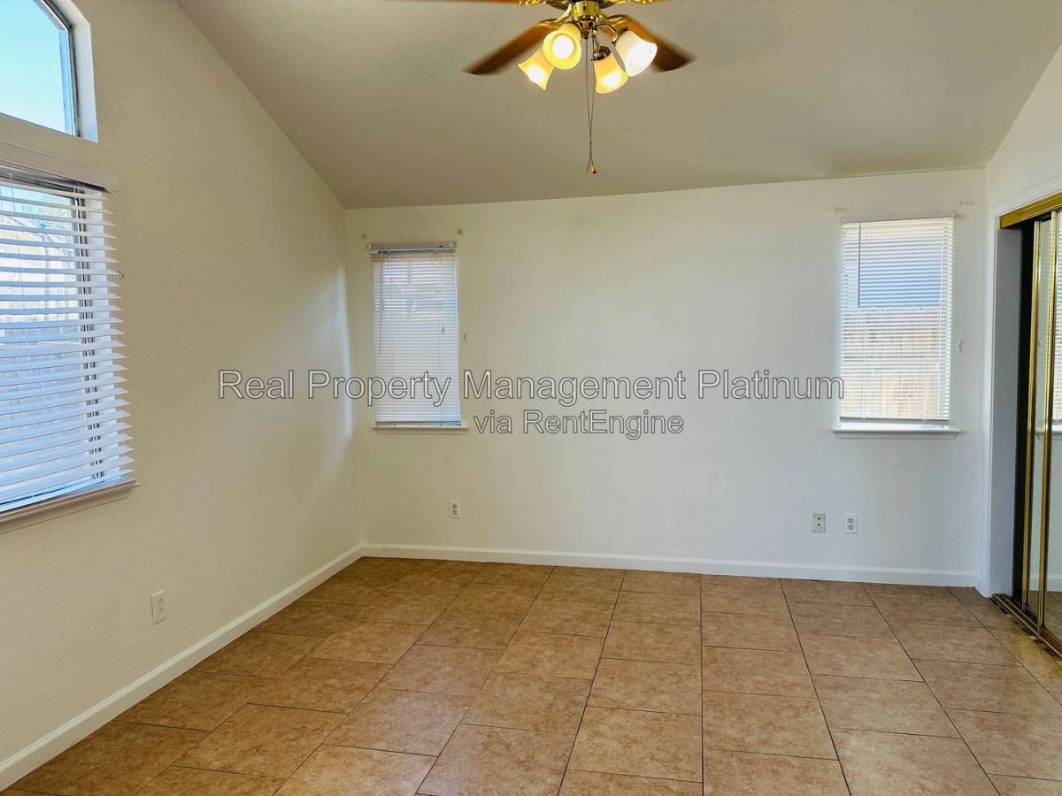 4274 W Weldon Ave, Fresno, CA 93722 - House for Rent - Image 15
