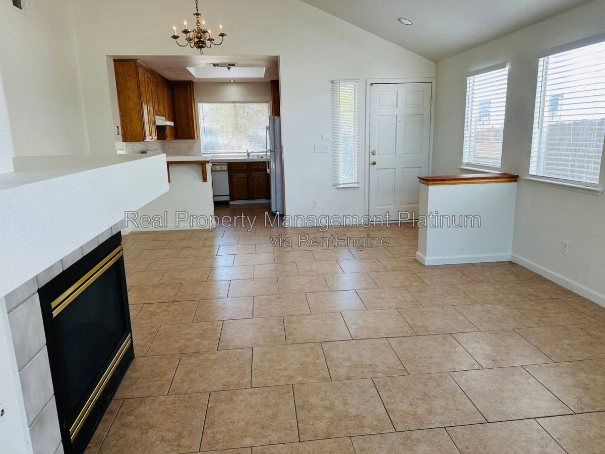4274 W Weldon Ave, Fresno, CA 93722 - House for Rent - Image 9