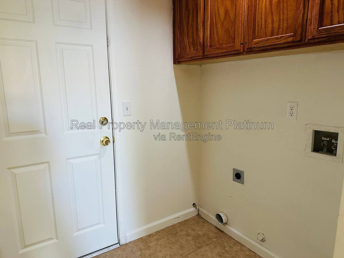 4274 W Weldon Ave, Fresno, CA 93722 - House for Rent - Image 12