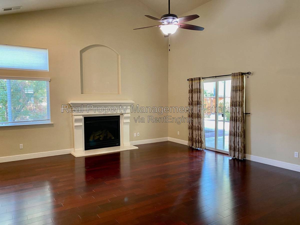 8616 N Garden Ave, Fresno, CA 93720 - House for Rent - Image 4
