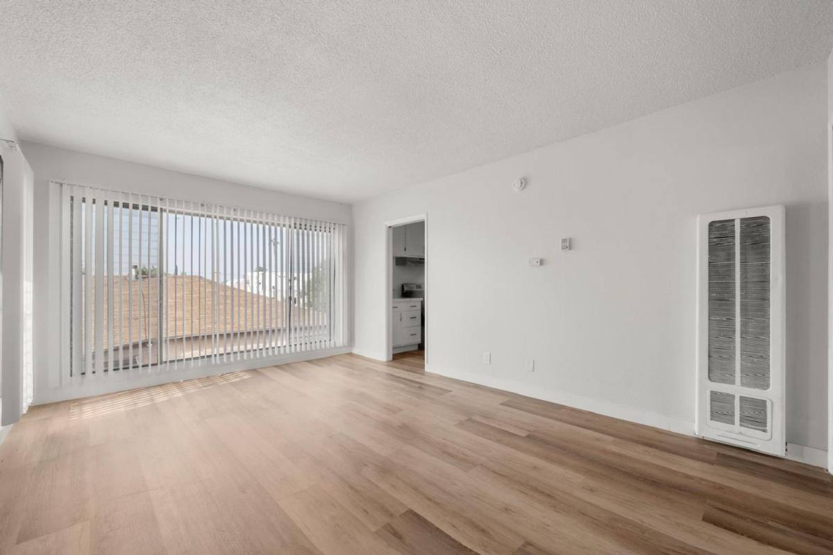 642 W 74th St #4A, Los Angeles, CA 90044 - Apartment for Rent - Image 7