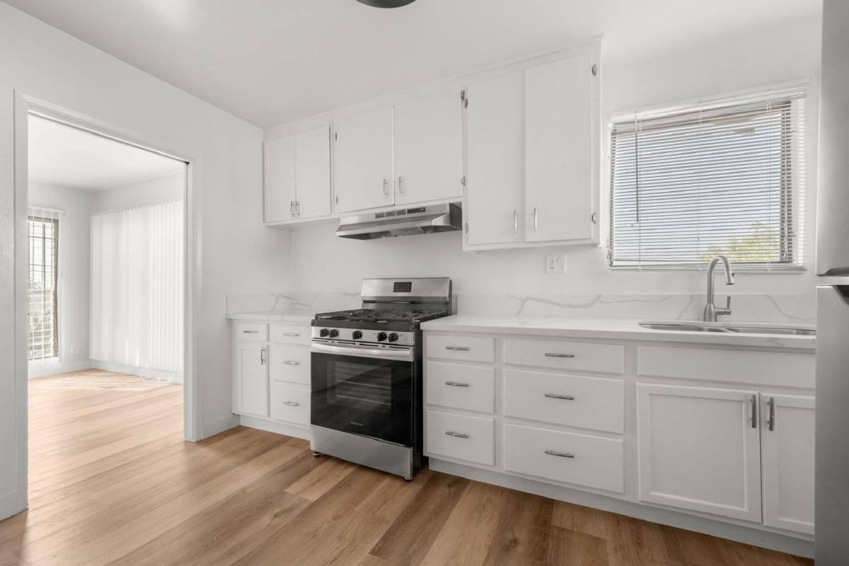 642 W 74th St #4A, Los Angeles, CA 90044 - Apartment for Rent - Image 3