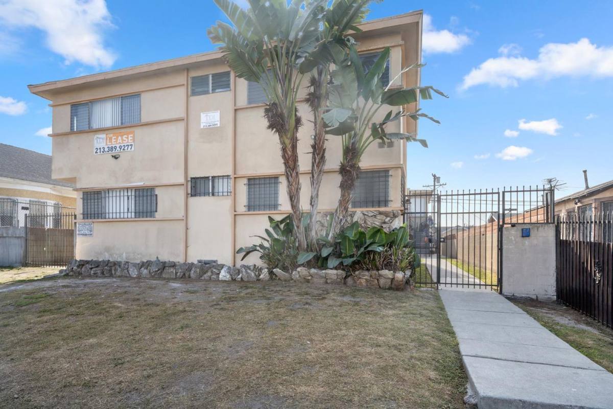 642 W 74th St #4A, Los Angeles, CA 90044 - Apartment for Rent - Image 1
