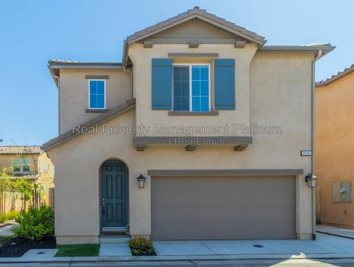 House for rent at 2547 Legacy Dr, Clovis, CA 93612