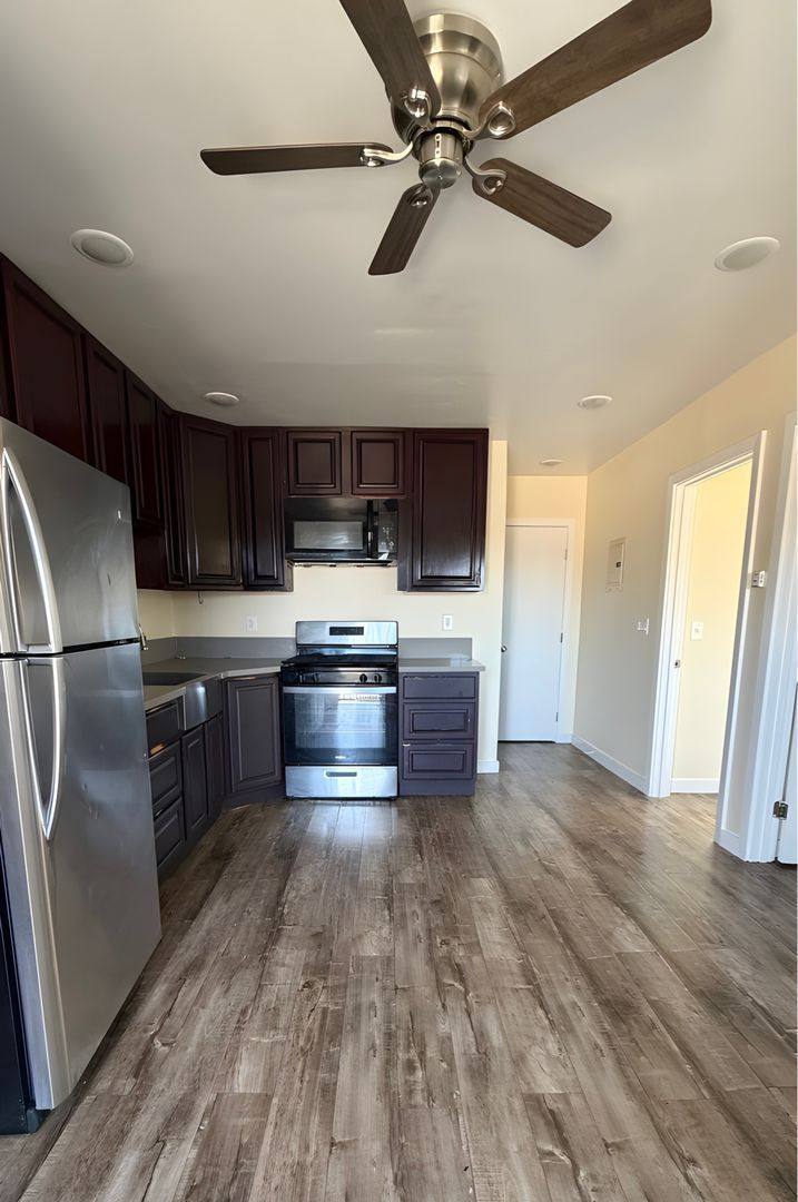 Apartment for rent at 3920 Alondra Blvd #H1, Compton, CA 90221