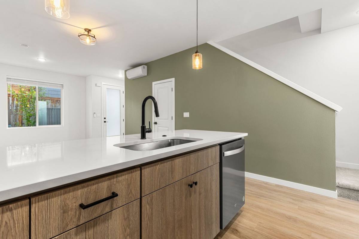 6272 NE 6th Ave, Portland, OR 97211 - Townhouse for Rent - Image 5