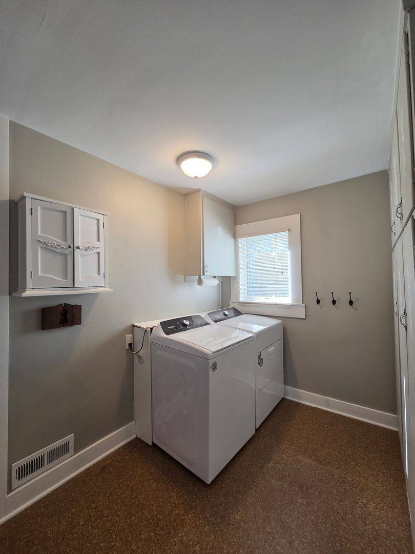 433 S Cass St, Berrien Springs, MI 49103 - House for Rent - Image 3
