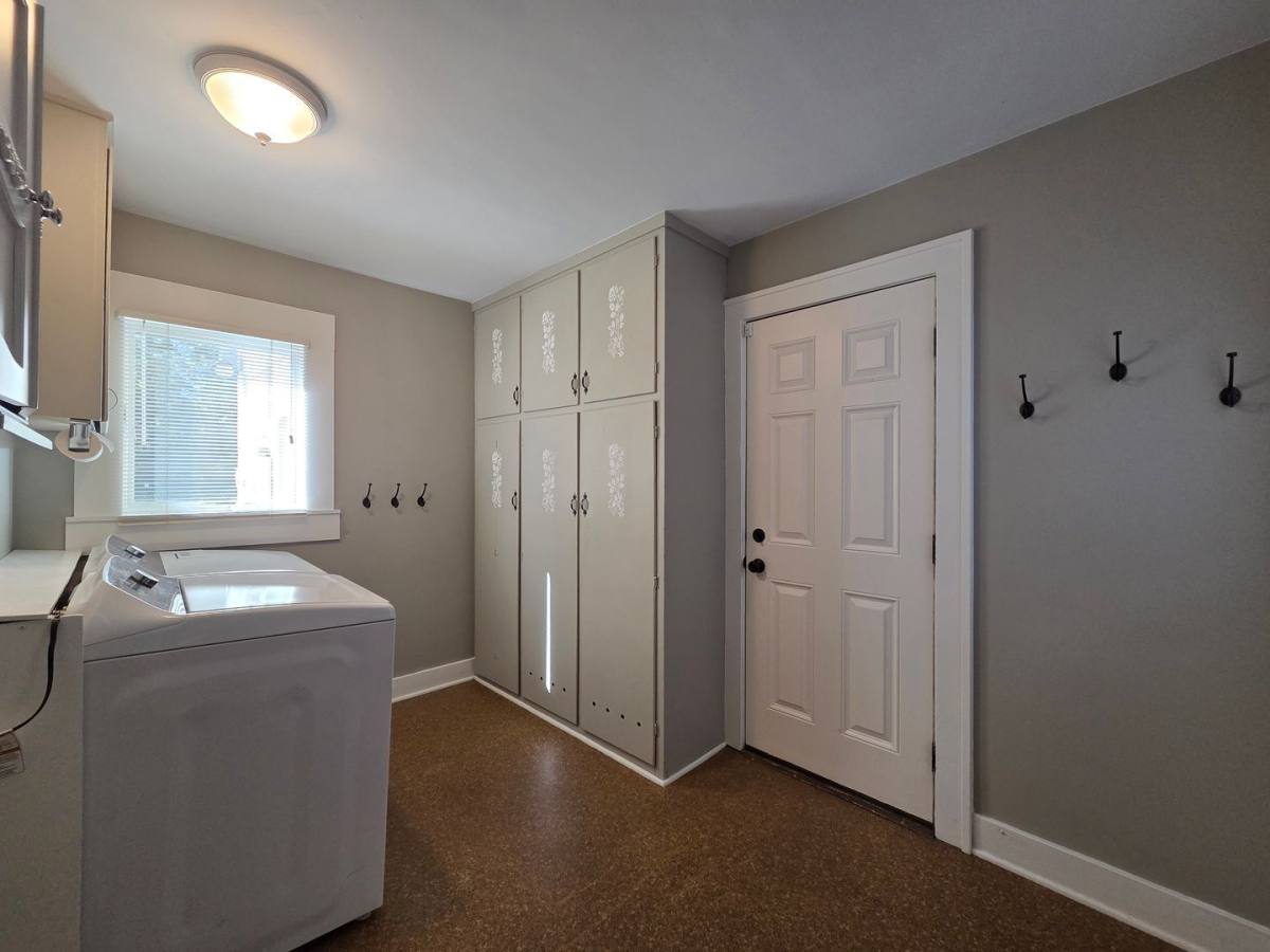 433 S Cass St, Berrien Springs, MI 49103 - House for Rent - Image 2