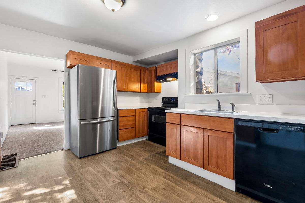 4611 SE 50th Ave, Portland, OR 97206 - House for Rent - Image 2
