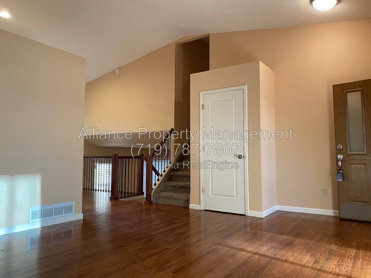 8037 Scarborough Dr, Colorado Springs, CO 80920 - Apartment for Rent - Image 4