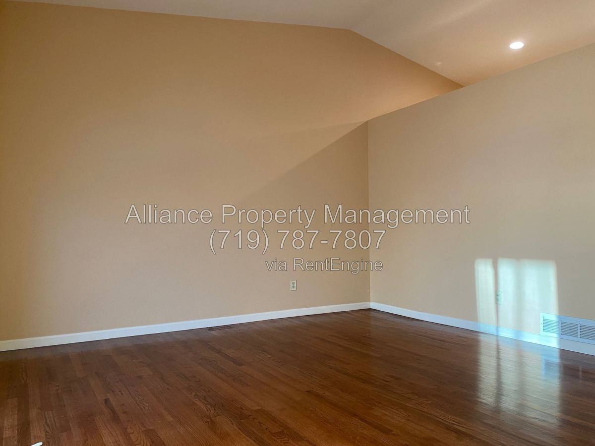 8037 Scarborough Dr, Colorado Springs, CO 80920 - Apartment for Rent - Image 2