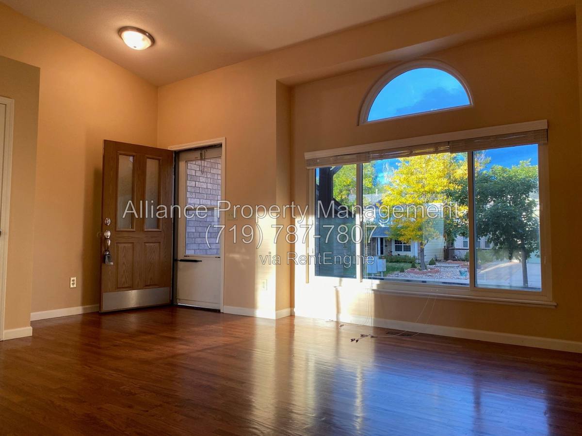 8037 Scarborough Dr, Colorado Springs, CO 80920 - Apartment for Rent - Image 3