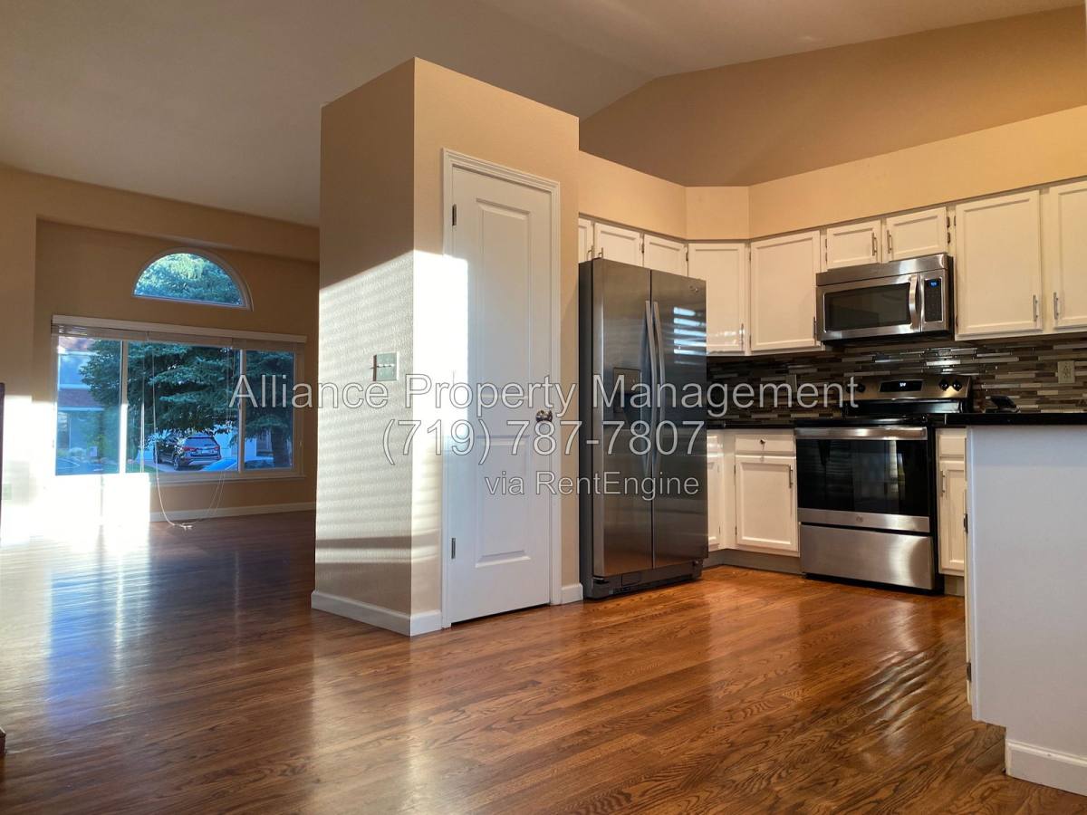 8037 Scarborough Dr, Colorado Springs, CO 80920 - Apartment for Rent - Image 7