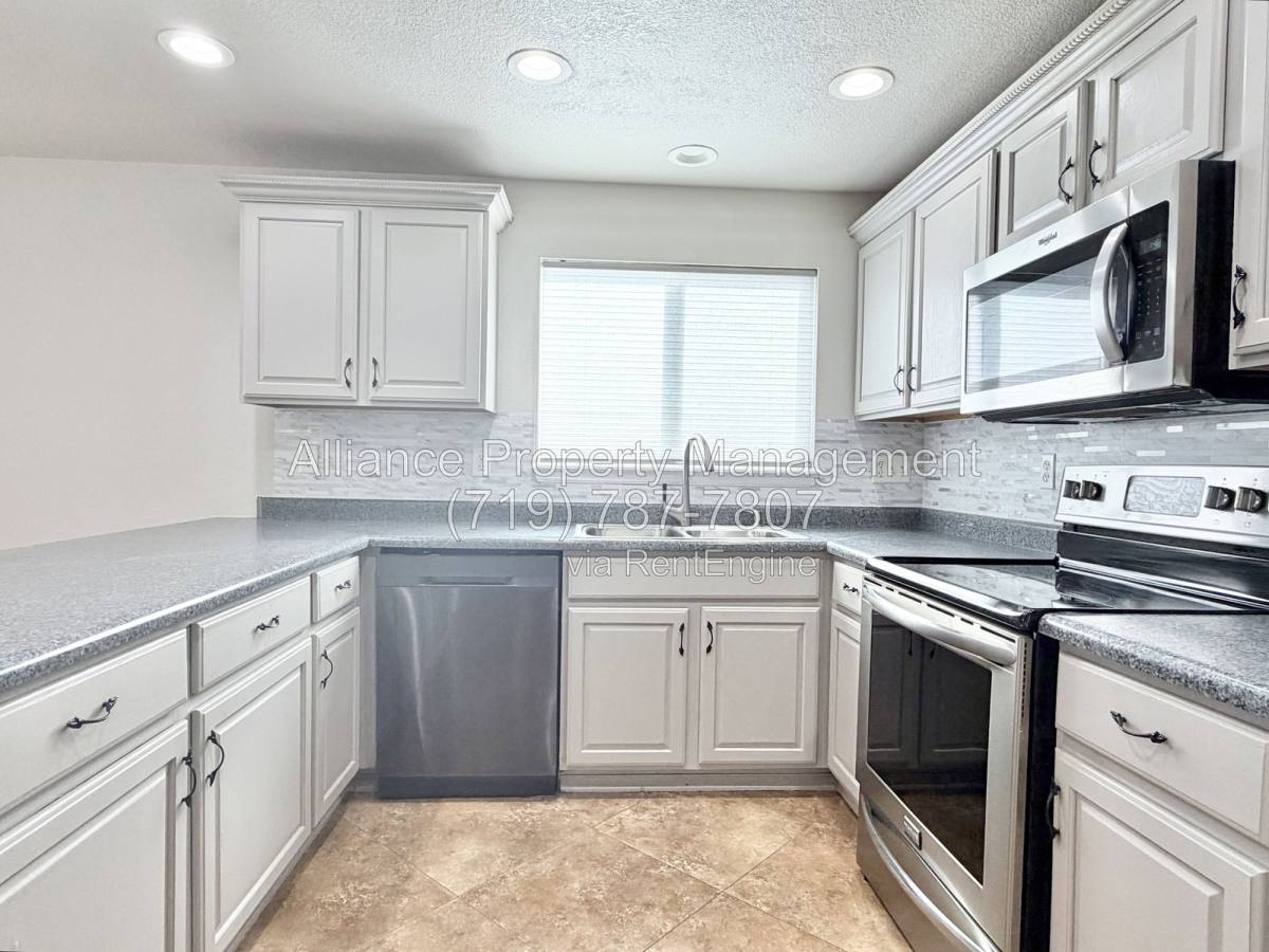 6316 Hartman Dr, Colorado Springs, CO 80923 - Apartment for Rent - Image 5