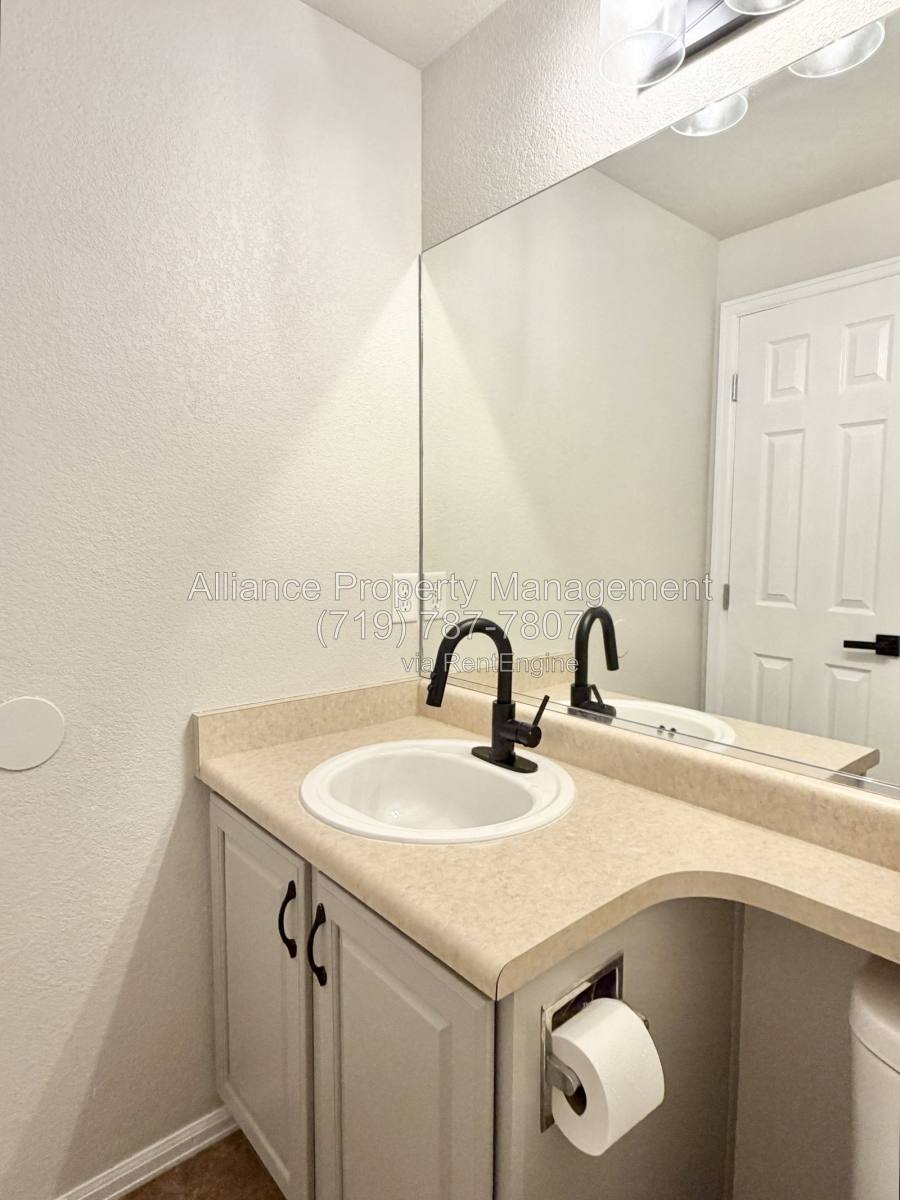 6316 Hartman Dr, Colorado Springs, CO 80923 - Apartment for Rent - Image 11