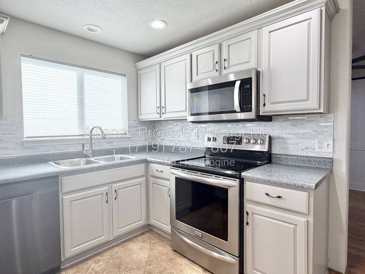6316 Hartman Dr, Colorado Springs, CO 80923 - Apartment for Rent - Image 6