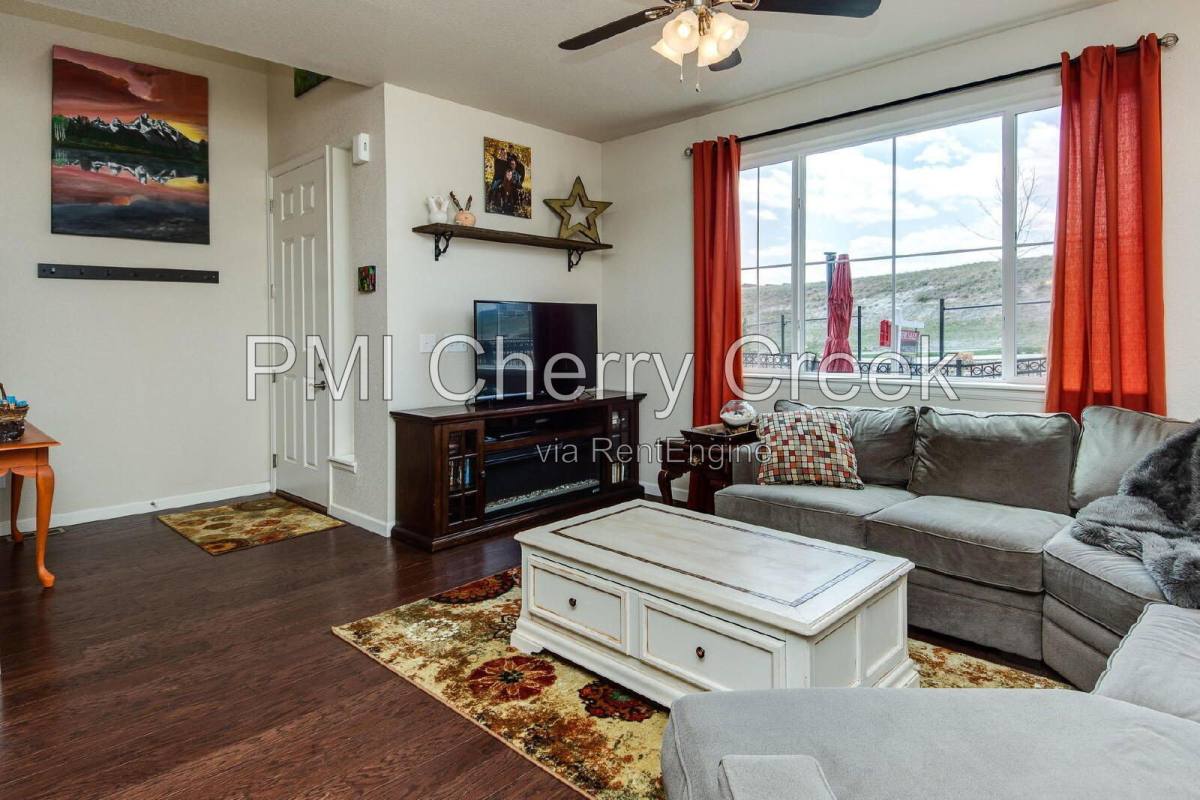 26275 E Calhoun Place, Aurora, CO 80016 - Townhouse for Rent - Image 2