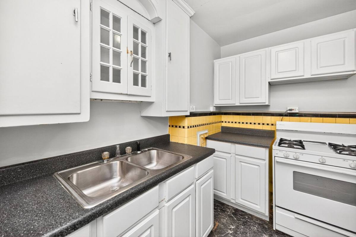 351 Joselin Ave #6, Cincinnati, OH 45220 - Apartment for Rent - Image 2