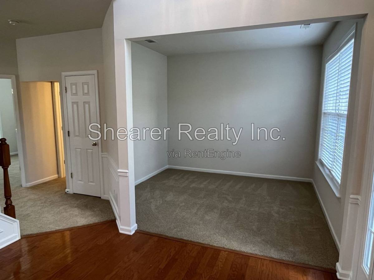 11211 Maplehurst Dr, Charlotte, NC 28277 - House for Rent - Image 4