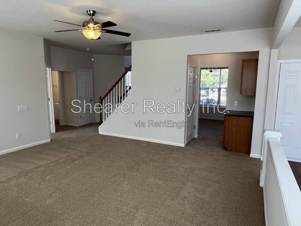 11211 Maplehurst Dr, Charlotte, NC 28277 - House for Rent - Image 11
