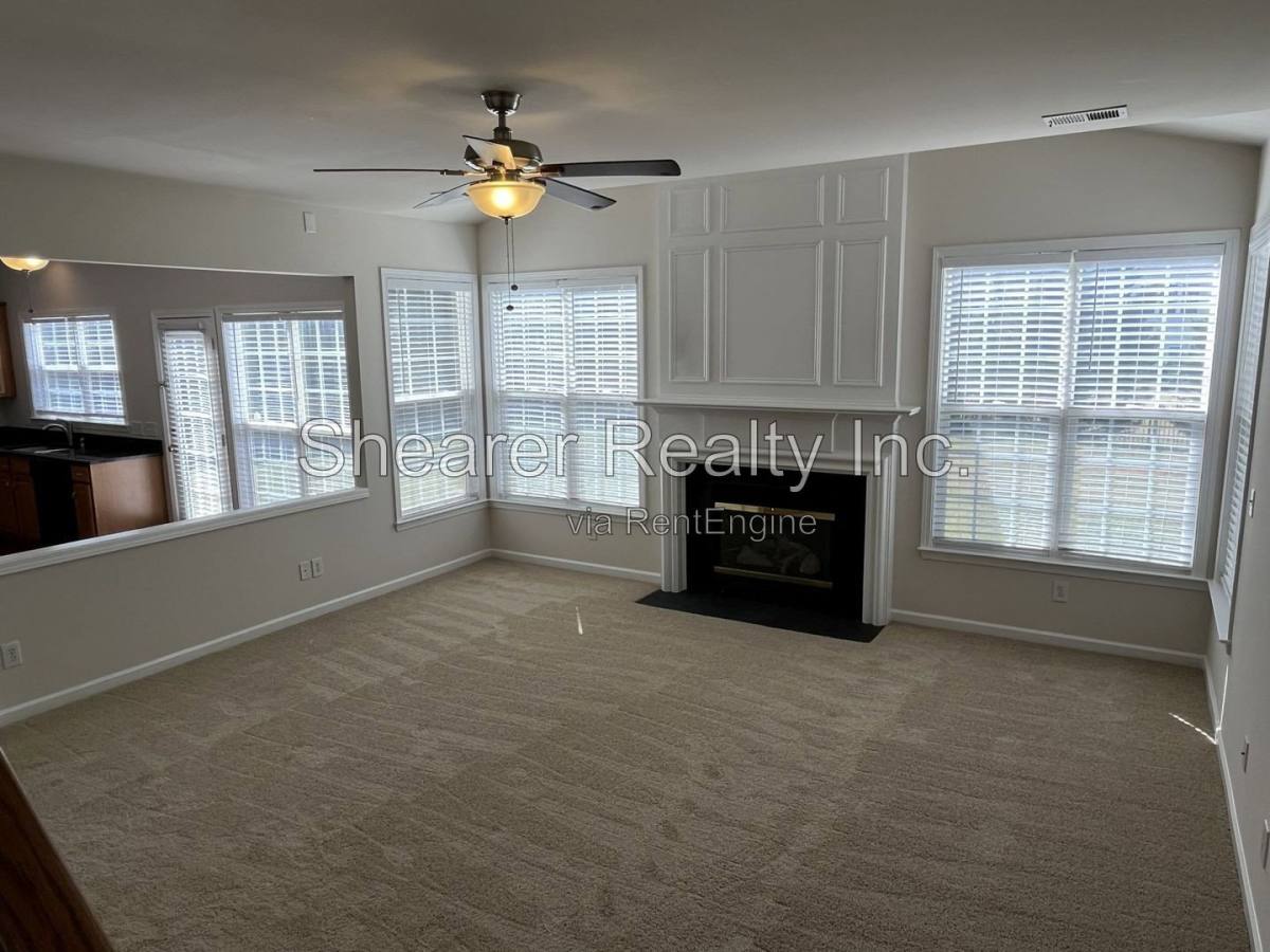 11211 Maplehurst Dr, Charlotte, NC 28277 - House for Rent - Image 9