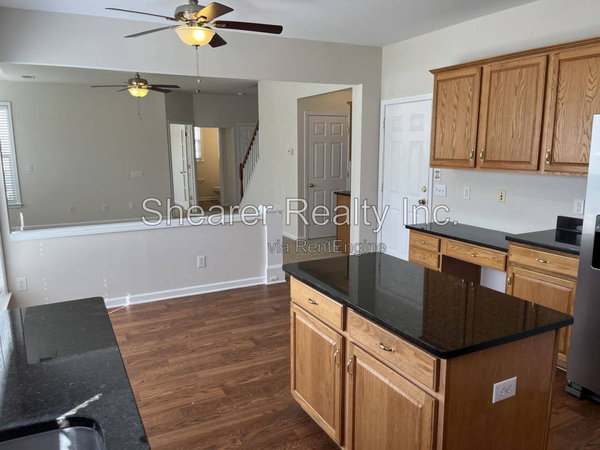 11211 Maplehurst Dr, Charlotte, NC 28277 - House for Rent - Image 15