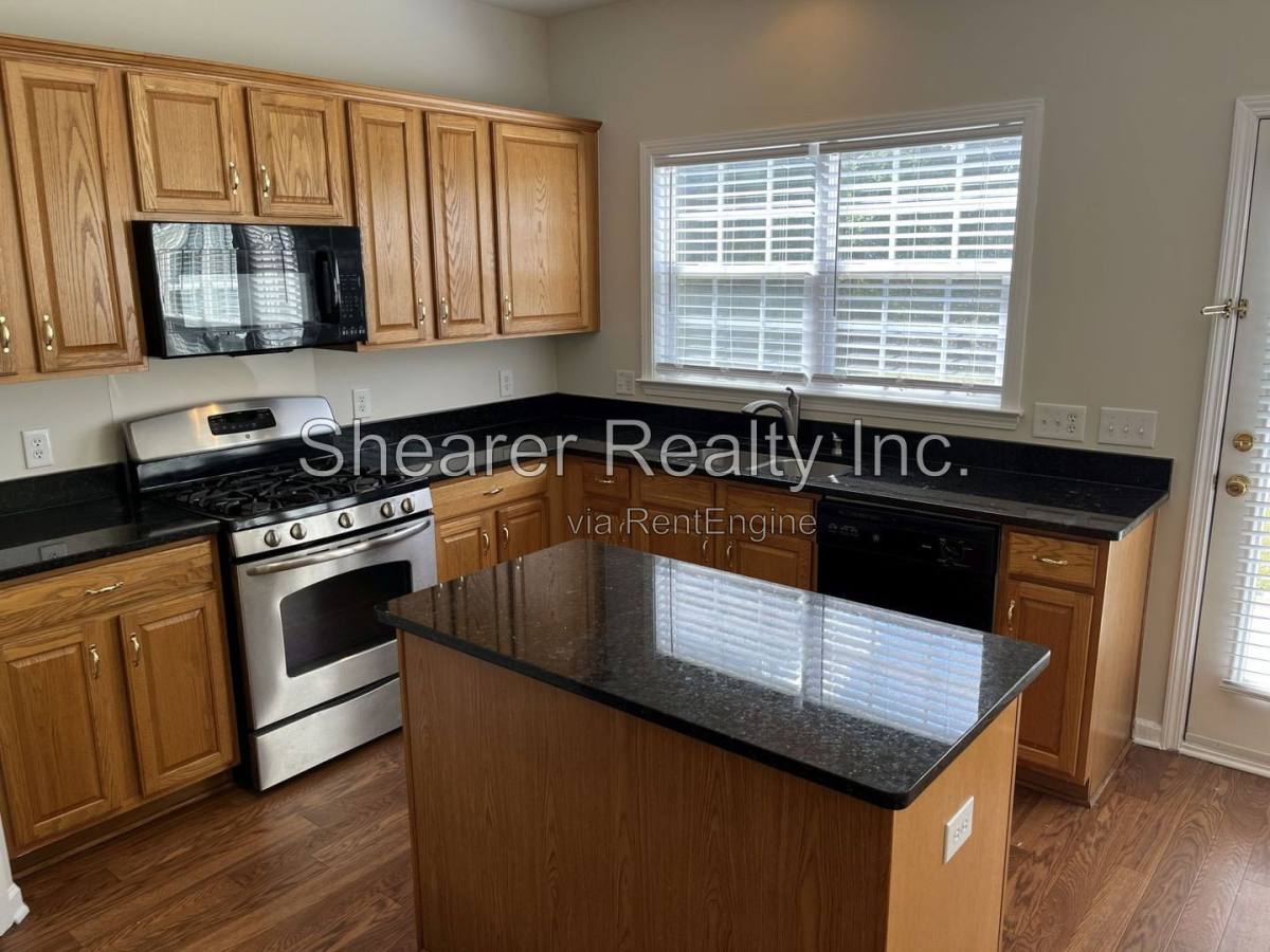 11211 Maplehurst Dr, Charlotte, NC 28277 - House for Rent - Image 14