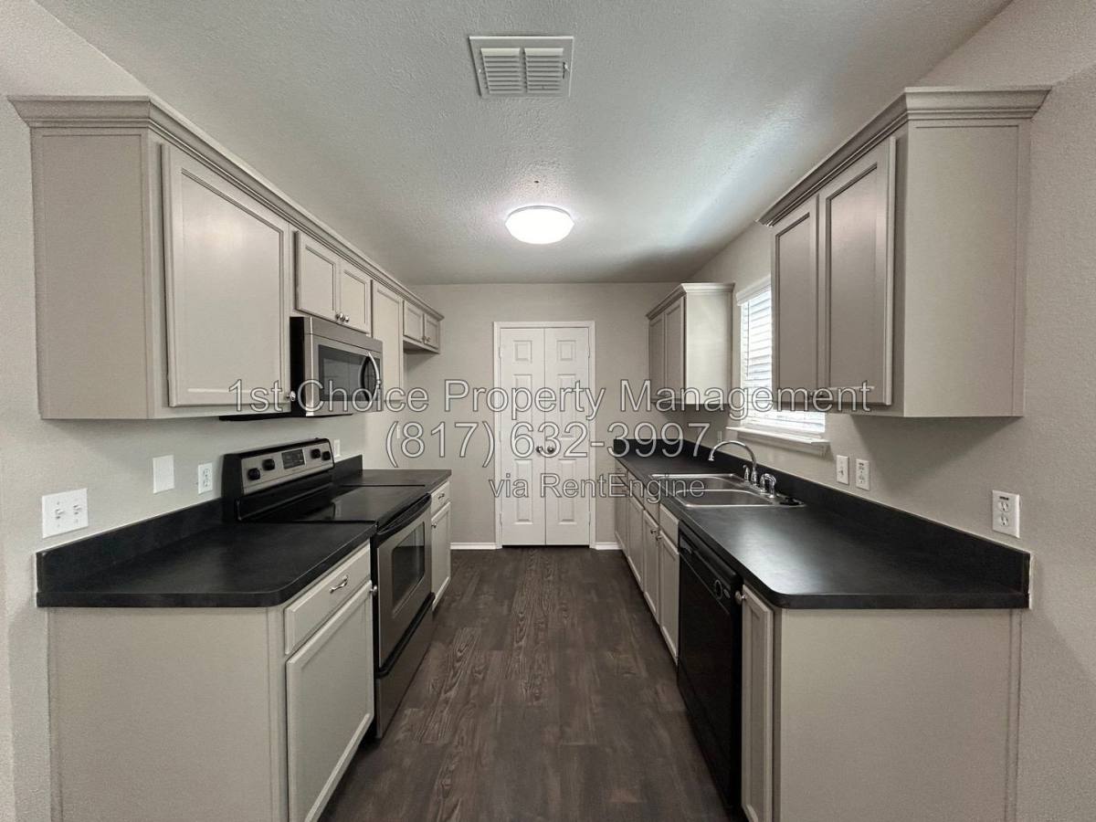 7238 Irish Valley Trail, Fort Worth, TX 76123 - Townhouse for Rent - Image 5