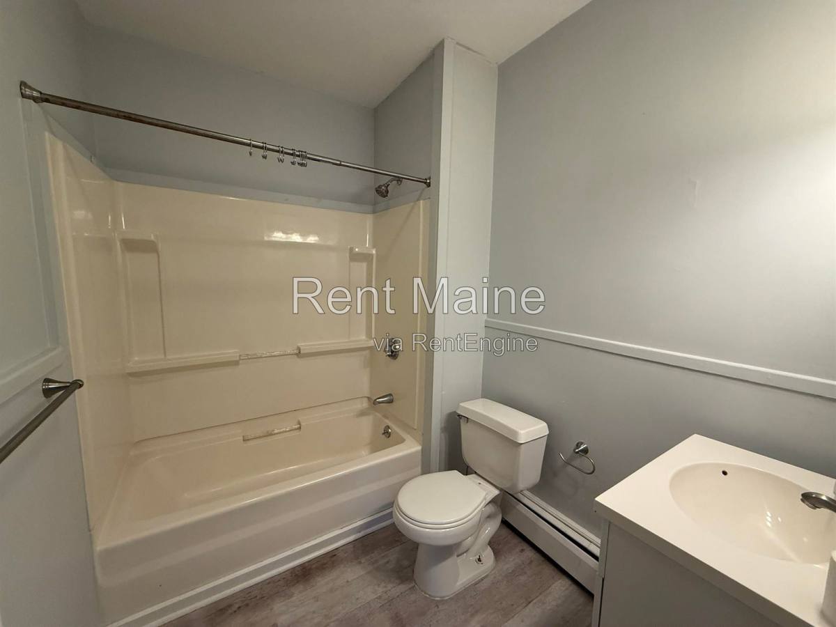 21 Webster Ave #2, Bangor, ME 04401 - Apartment for Rent - Image 8