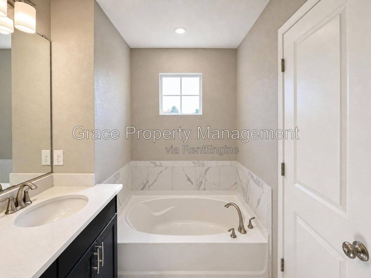 11279 E 25th Dr, Aurora, CO 80010 - Townhouse for Rent - Image 19