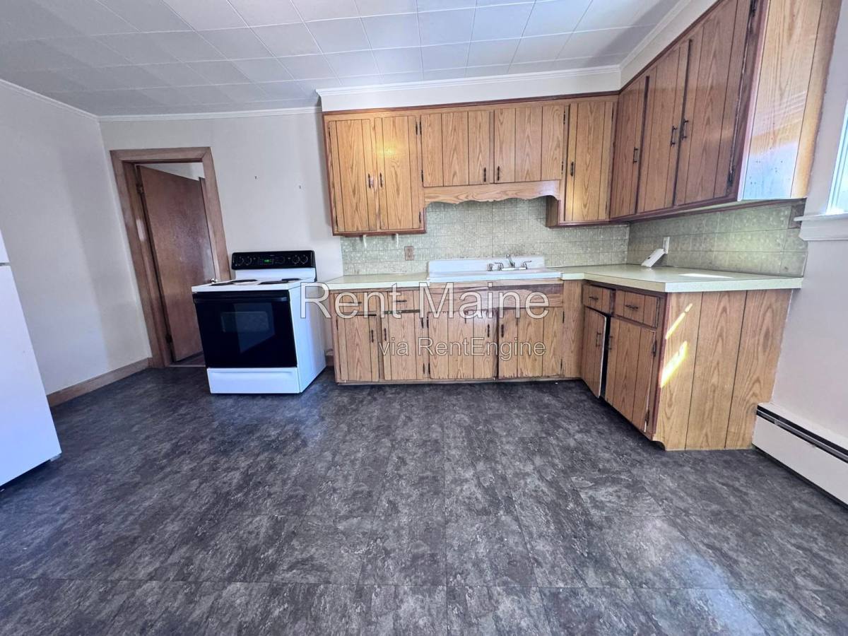 Apartment for rent at 28 Lawrence Ave #5, Fairfield, ME 04937