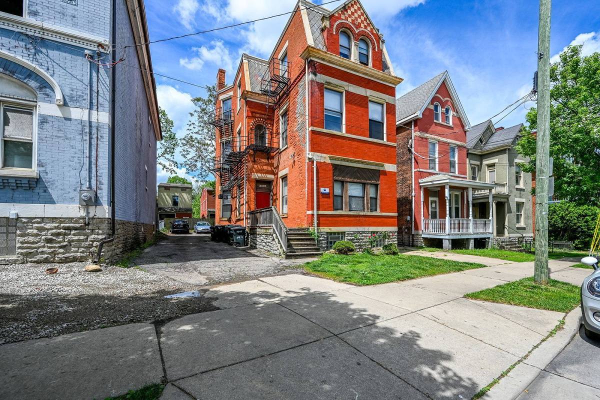 3207 Vine St #3, Cincinnati, OH 45220 - Apartment for Rent - Image 1