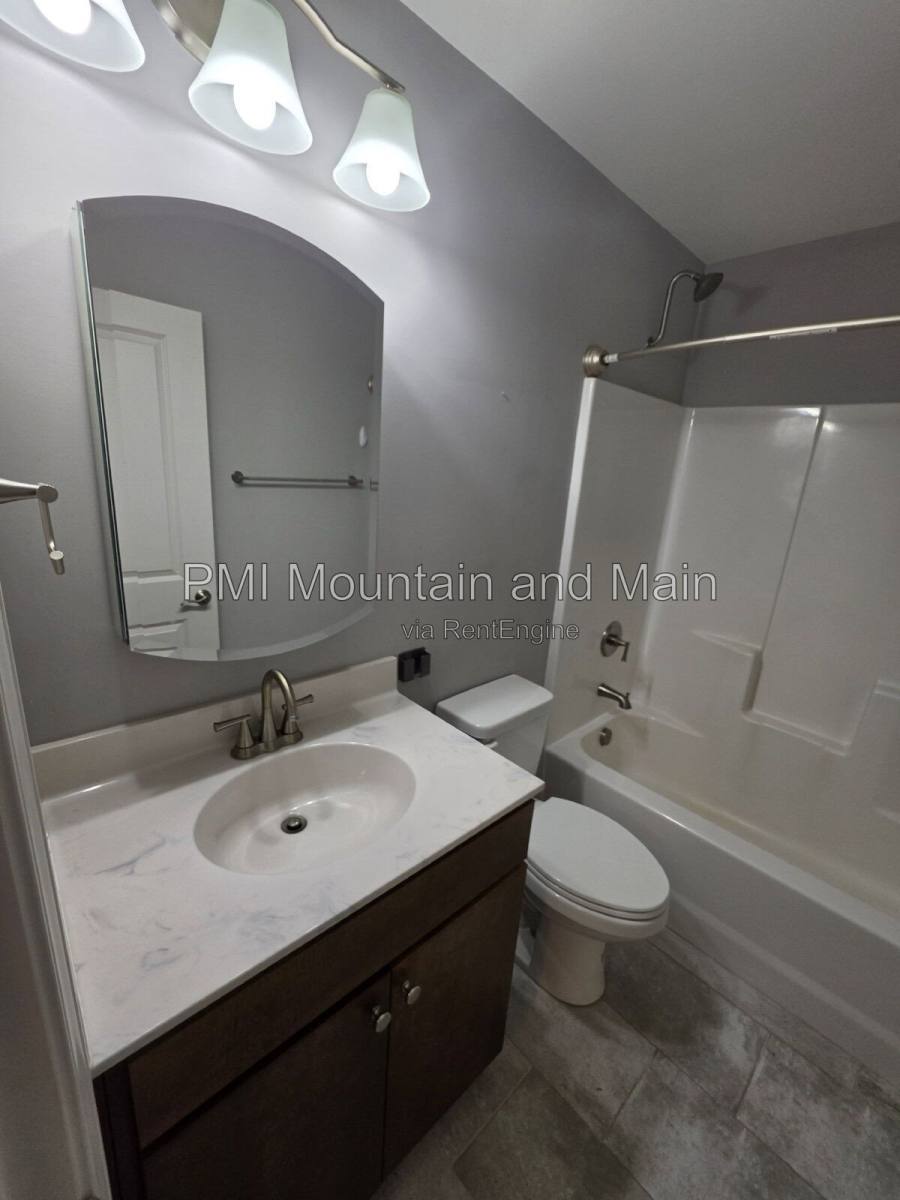 72 Sunny Meadows Blvd, Arden, NC 28704 - House for Rent - Image 12