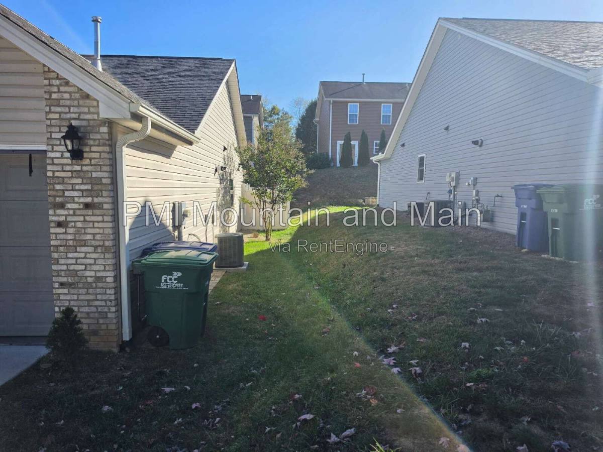 72 Sunny Meadows Blvd, Arden, NC 28704 - House for Rent - Image 4