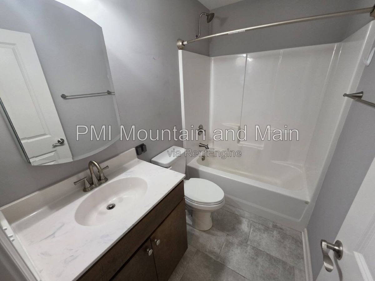 72 Sunny Meadows Blvd, Arden, NC 28704 - House for Rent - Image 13